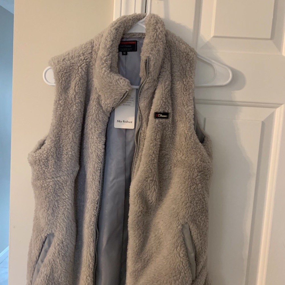 FUZZY VEST